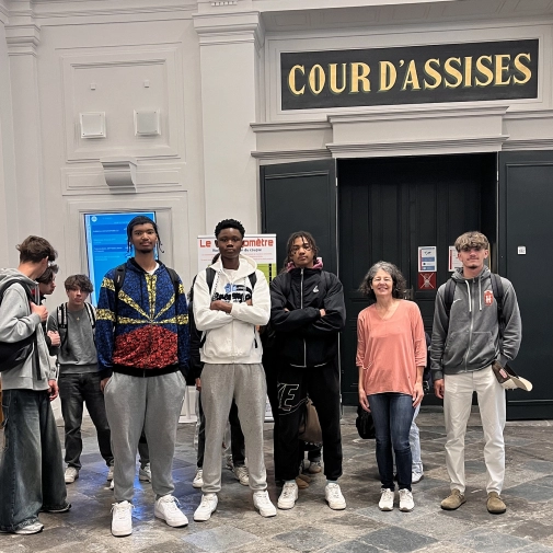 Les 1ere STMG en visite au tribunal