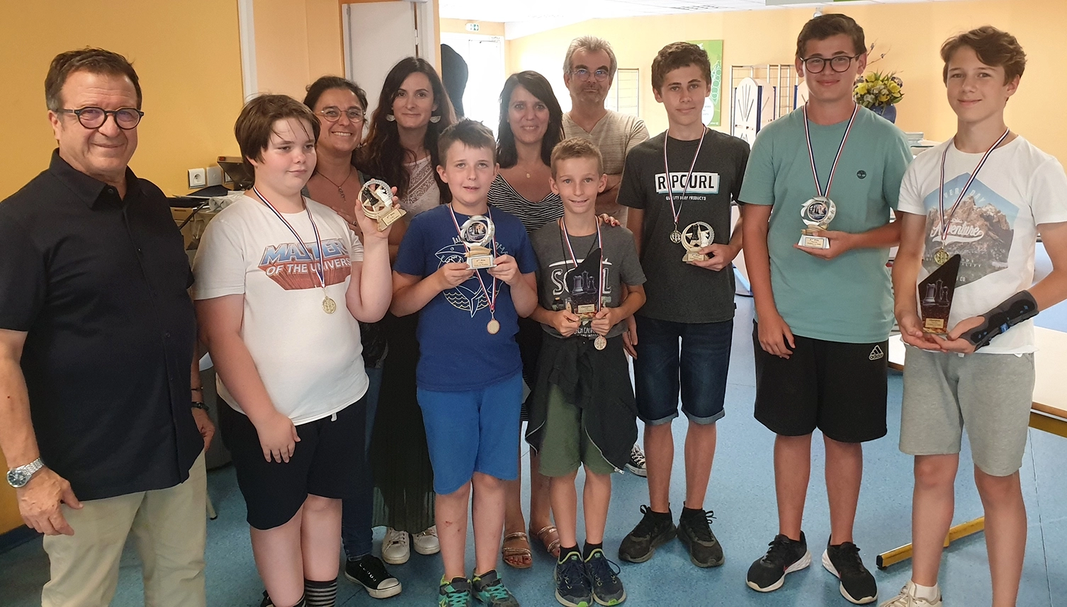 Les 3 premiers gagnants du collège et 3 premiers gagnants du CM2