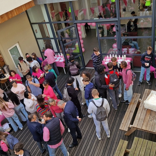 Petit déj. offert au lycée