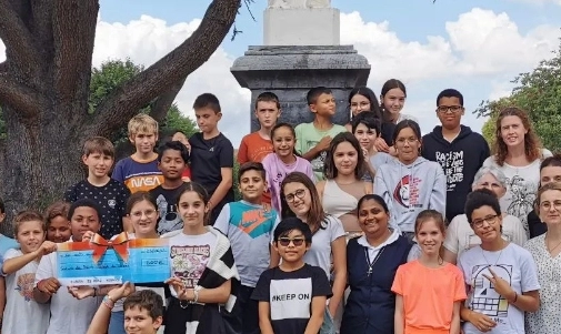 Remise d'un chèque pour les Sœurs de Saint-Joseph de Tarbes