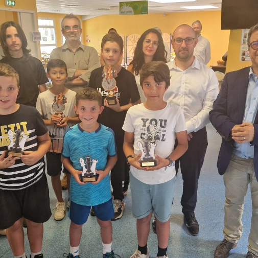 Tournoi d'Echecs entre les CM2 du Pradeau et les collégiens