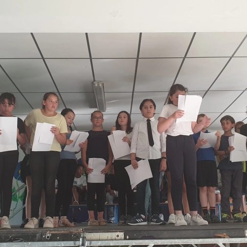 Chorale au Pradeau avec les CM1,CM2 et collégiens