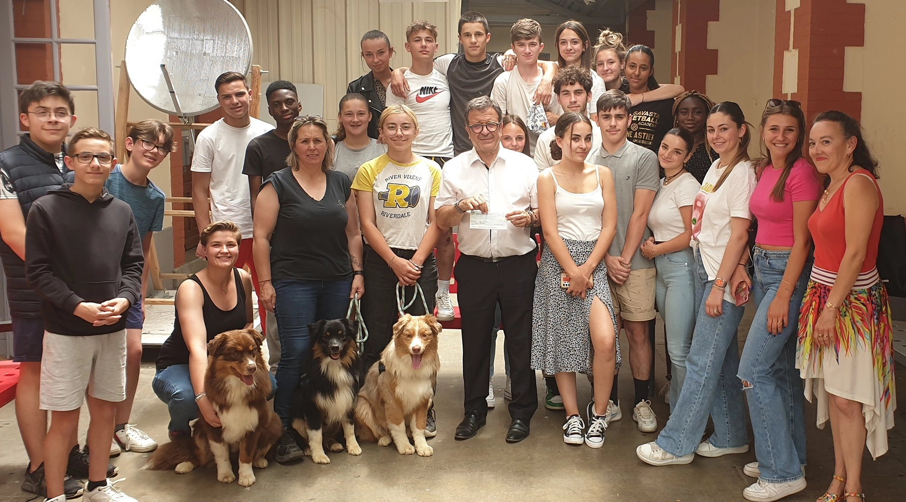 Remise du Chèque à l'association le 10/06/2022